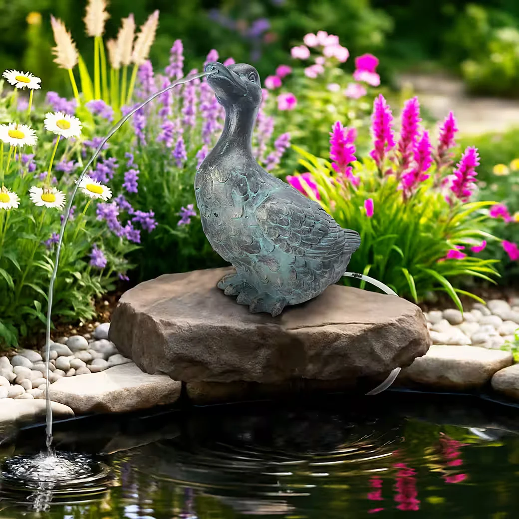 ARNUSA Solarbrunnen Wasserspeier Ente 29,5 cm mit Pumpe Teichdeko