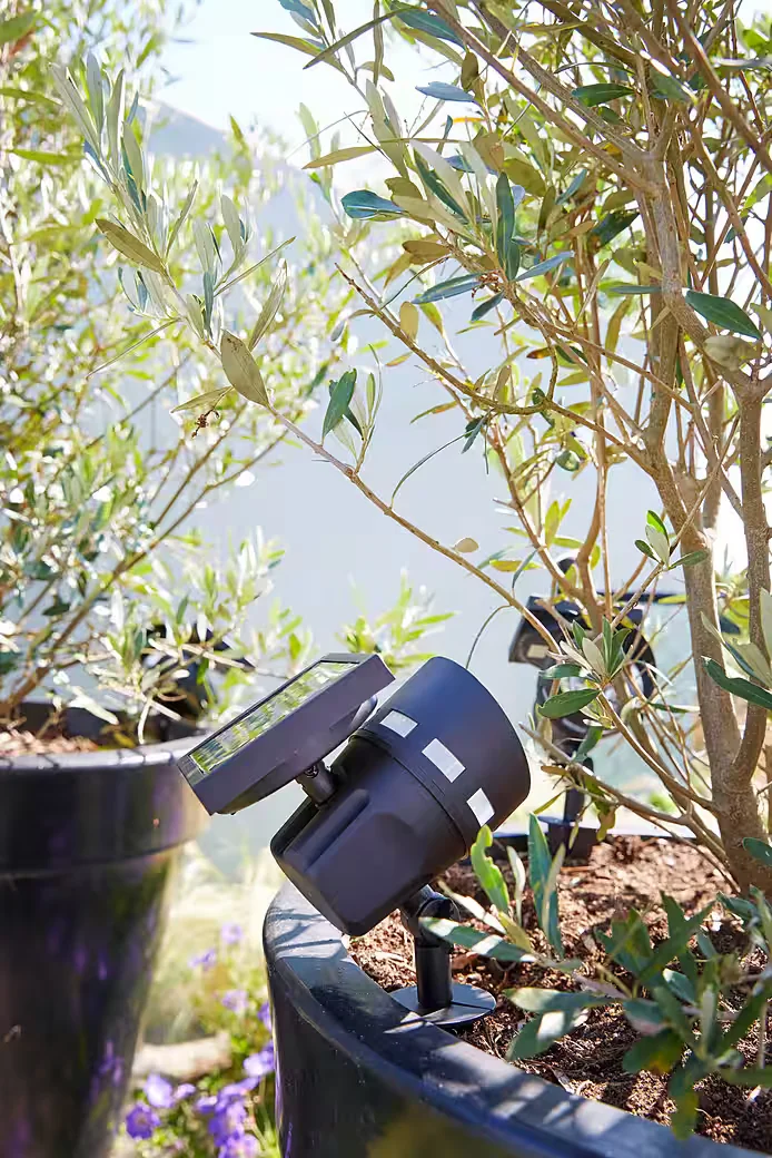 LUXFORM Gartenstrahler Solar Hybrid Erdspiessleuchte Montana